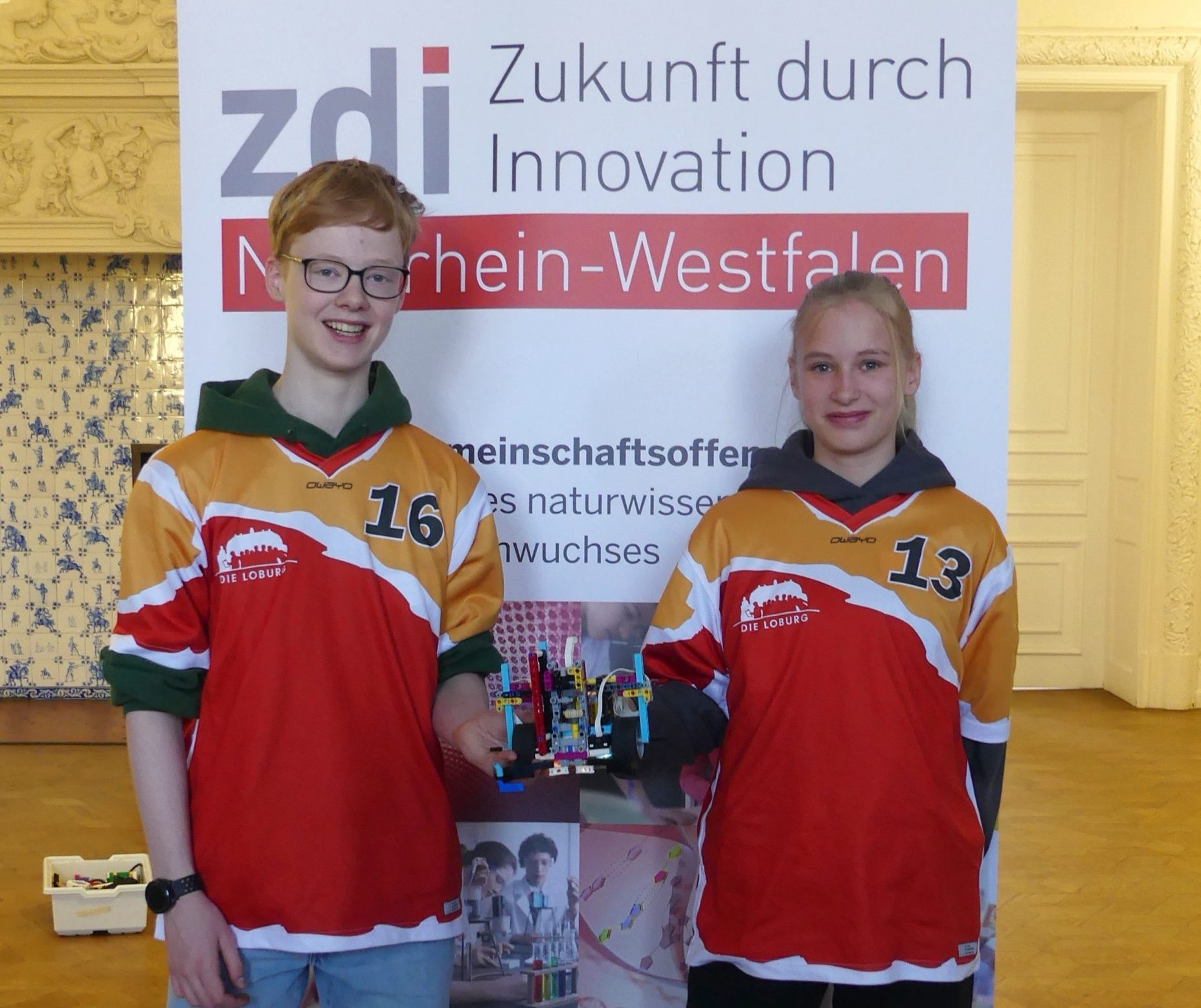 Technik und Teamgeist: Loburger siegen bei Lego-Roboter-Wettbewerb 2025!