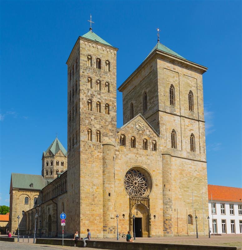 Glaubenswelten im Vergleich: Loburger besuchen Dom und Moschee