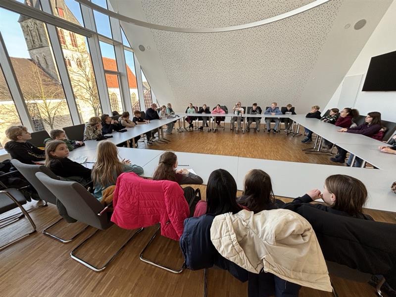 Unser Besuch beim Bürgermeister – oder wie wir für einen Tag 16 Jahre alt wurden!  